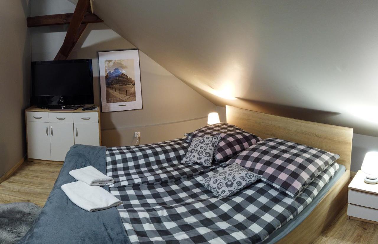 Czarna Owca- Pokoje Goscinne Gniezno Buitenkant foto