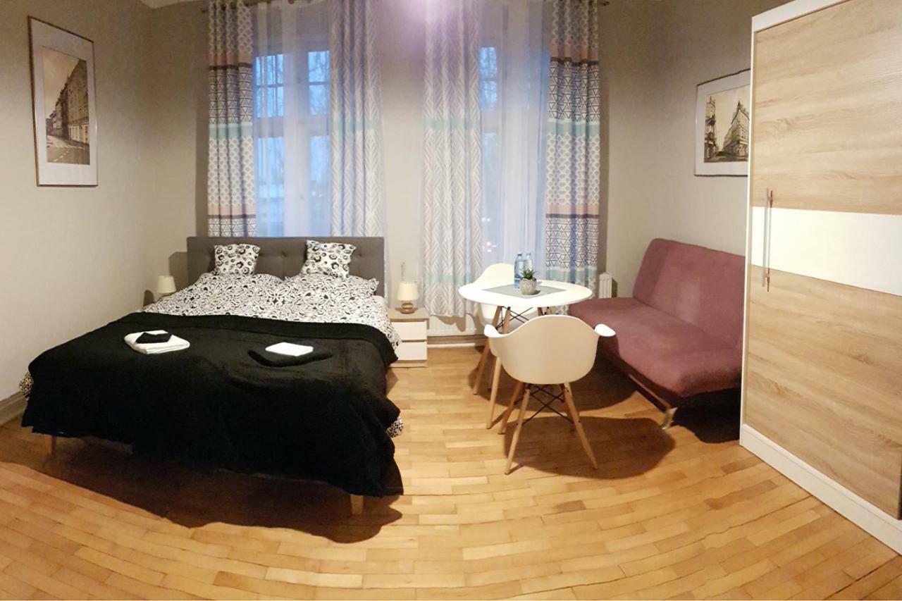 Czarna Owca- Pokoje Goscinne Gniezno Buitenkant foto